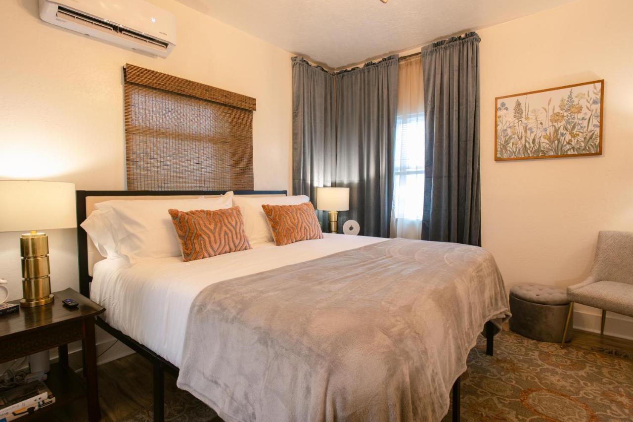 Oakdale Suites - Master Property Медфорд Екстер'єр фото